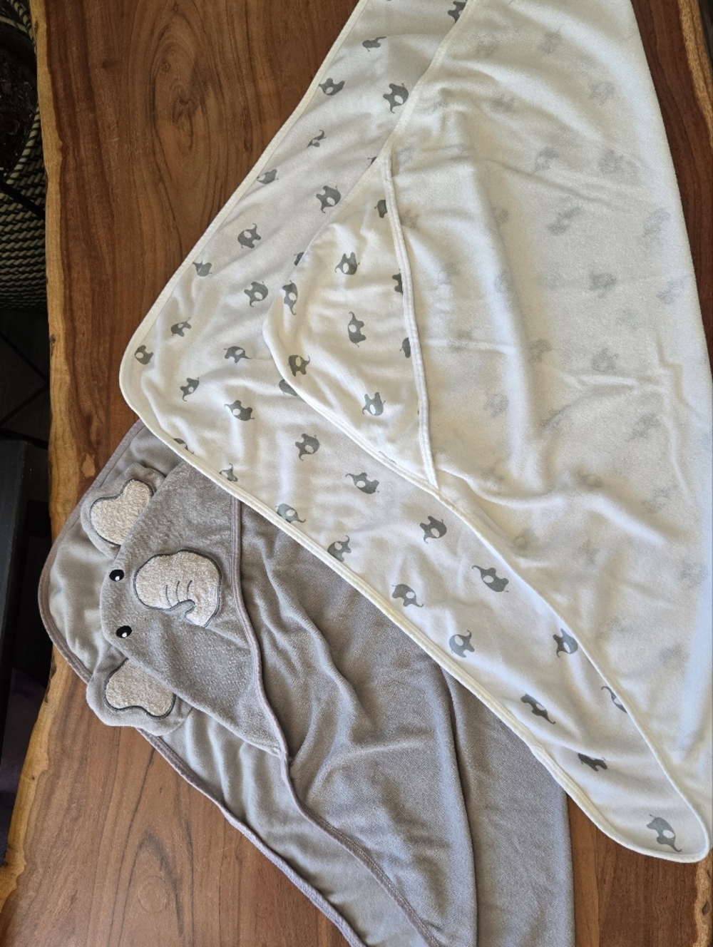 Momcozy Elephant Hooded Baby Towel Set, 2 pieces